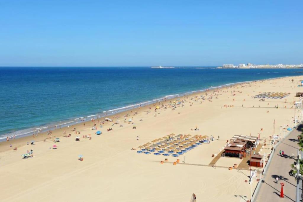 Apartamento Candari Playa En كاديز المظهر الخارجي الصورة